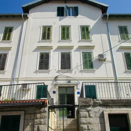 Διαμέρισμα Orchard On Rokova St - 5 Min Walk To The Old Town Of